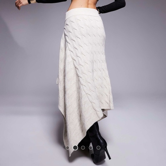 ASOS Asymmetrical Blanket Skirt - Picture 2 of 2
